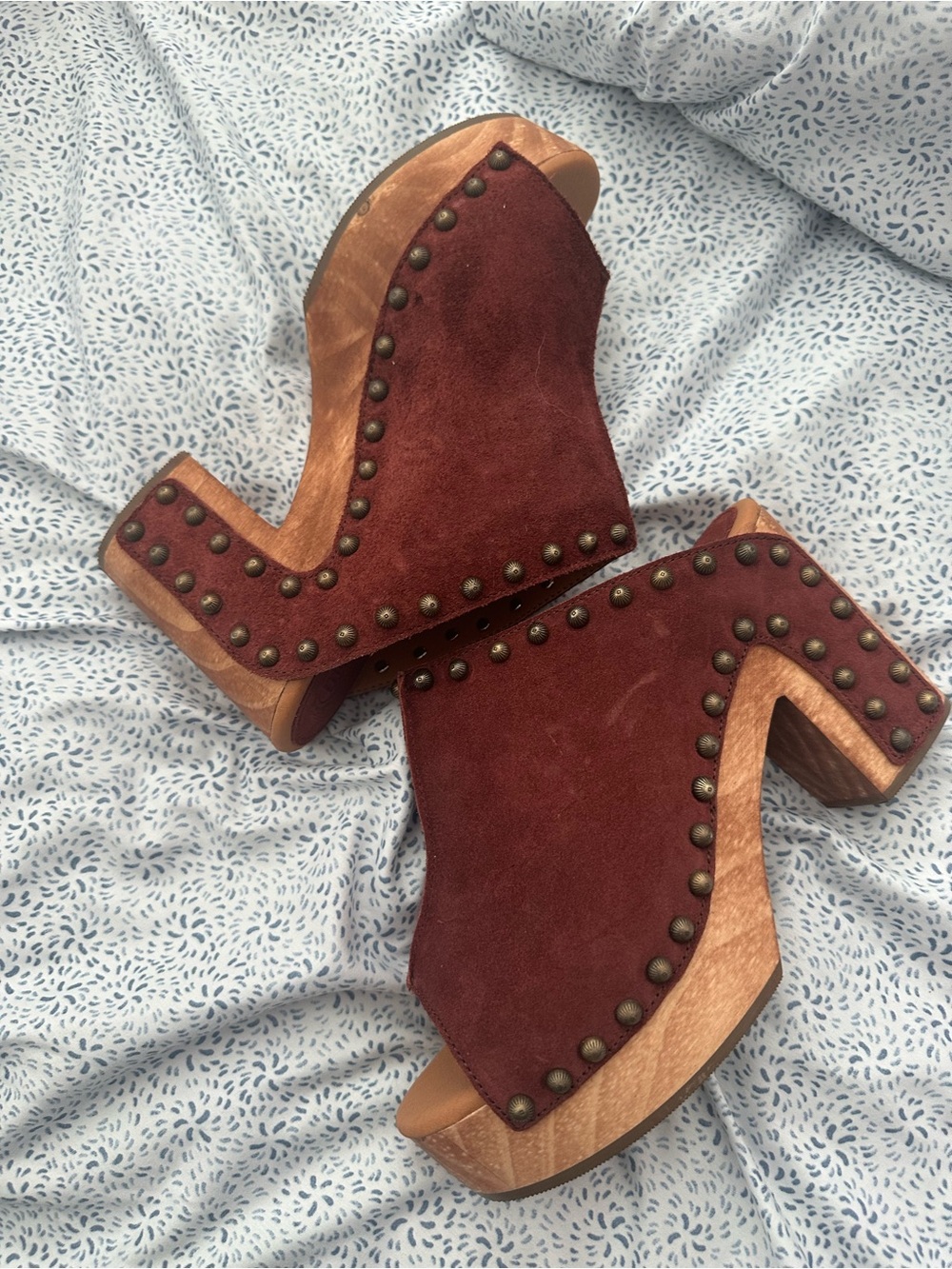 NEW Women's Burgundy Suede Studded Platform Mules- size 8.5 - Picture 4 of 7